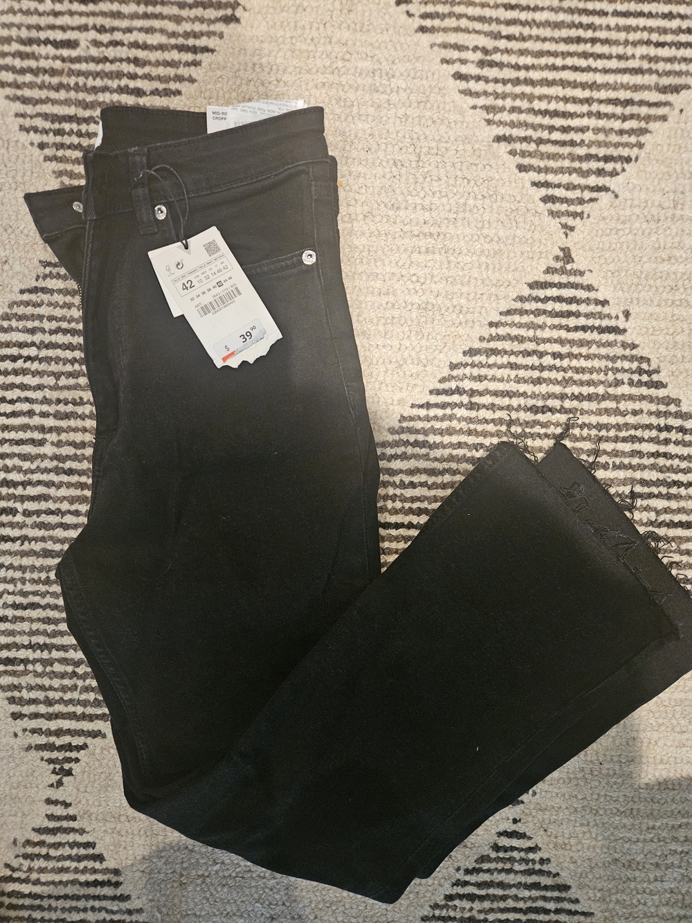 Zara Men's Slim Cropped Jeans in Black